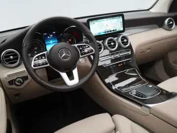 MERCEDES-BENZ GLC 300 4Matic 9G-Tronic AMG