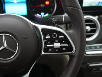 MERCEDES-BENZ GLC 300 4Matic 9G-Tronic AMG