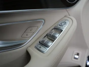 MERCEDES-BENZ GLC 300 4Matic 9G-Tronic AMG