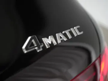 MERCEDES-BENZ GLC 300 4Matic 9G-Tronic AMG