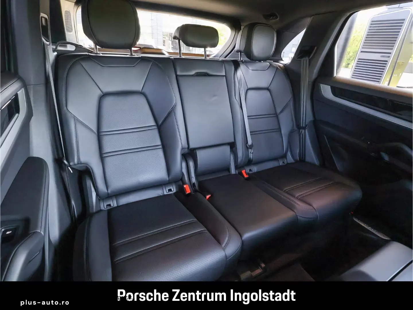 Porsche Cayenne E-Hybrid  Panorama