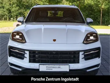 Porsche Cayenne E-Hybrid  Panorama