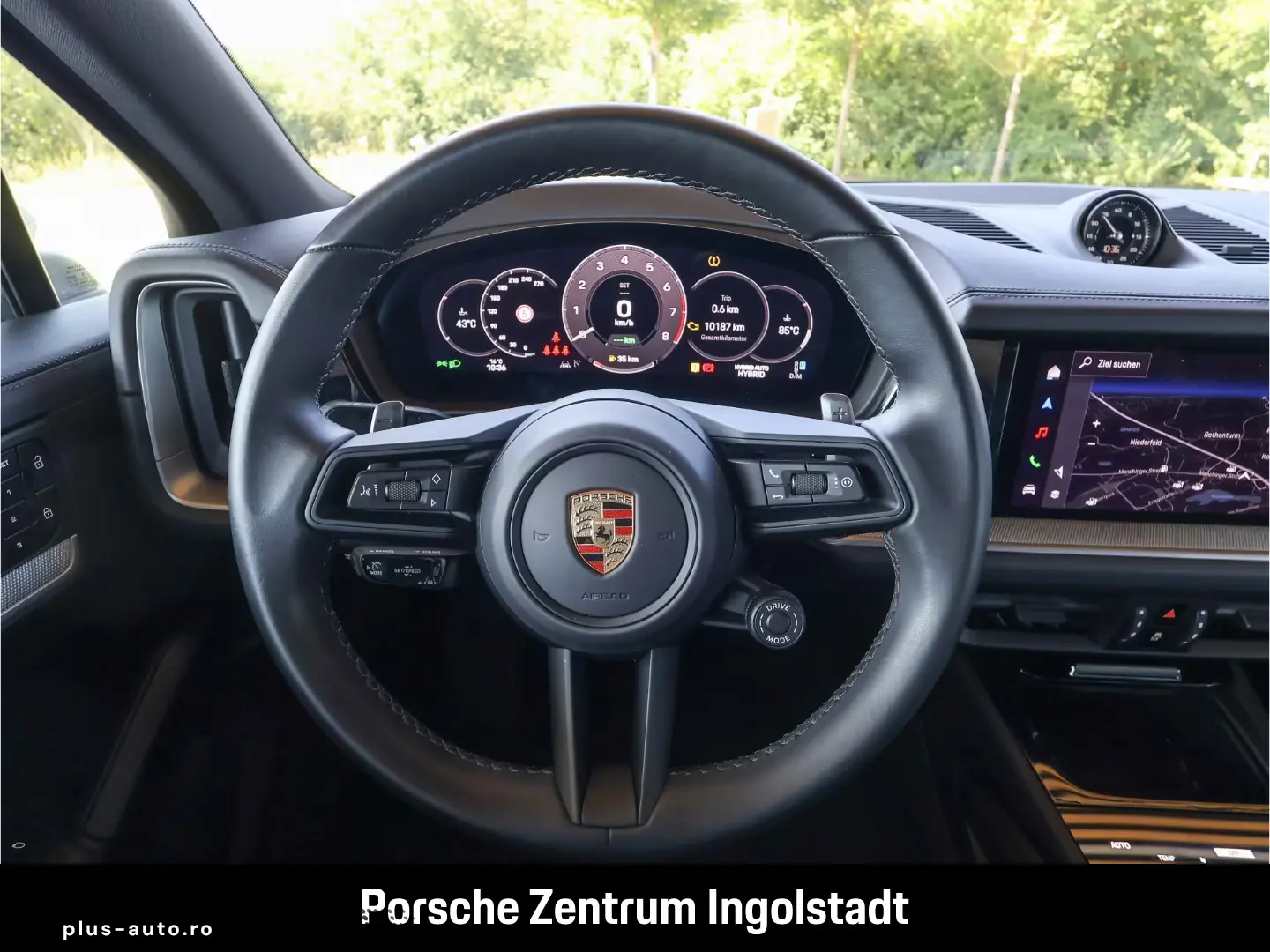 Porsche Cayenne E-Hybrid  Panorama