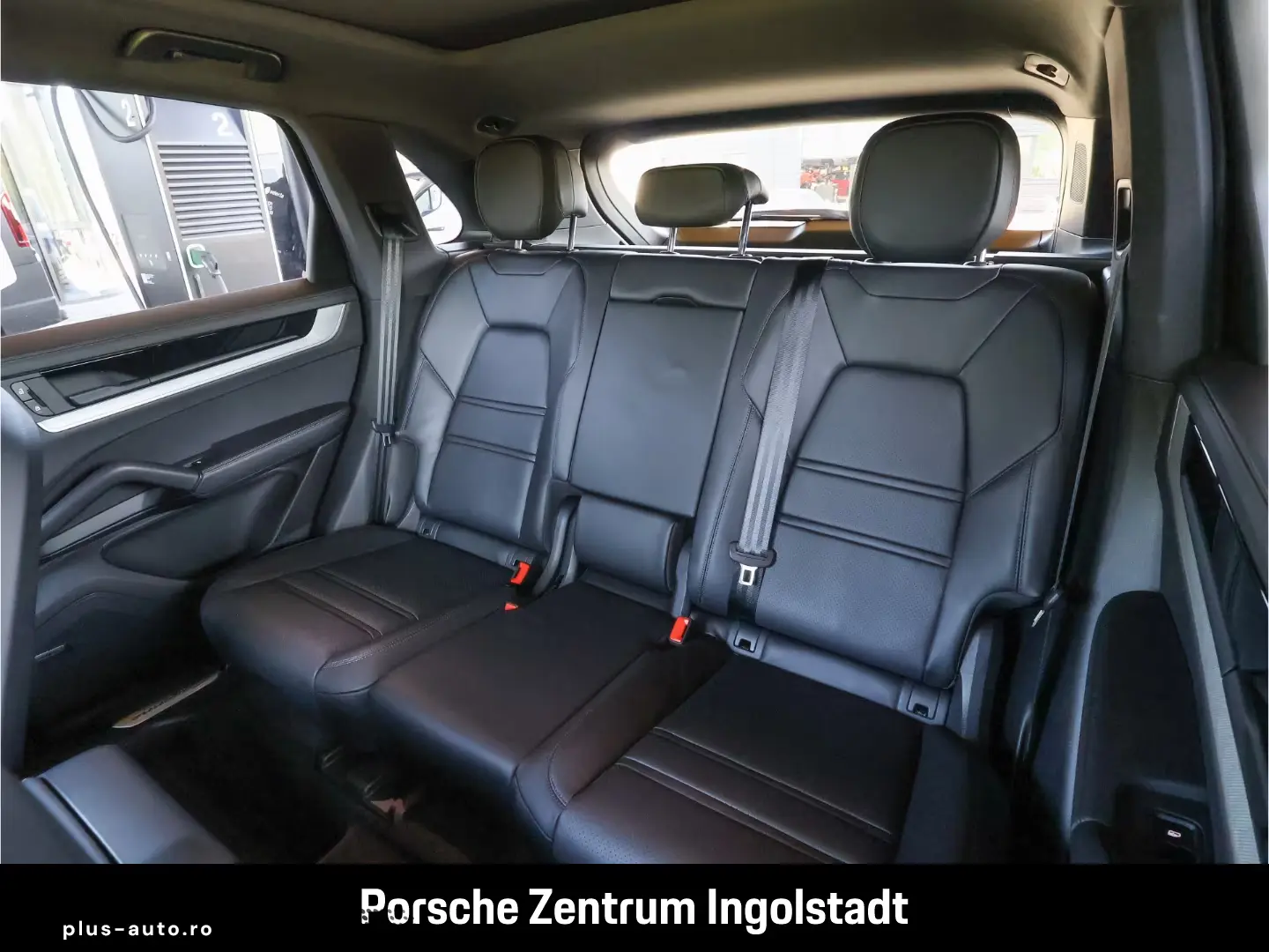 Porsche Cayenne E-Hybrid  Panorama
