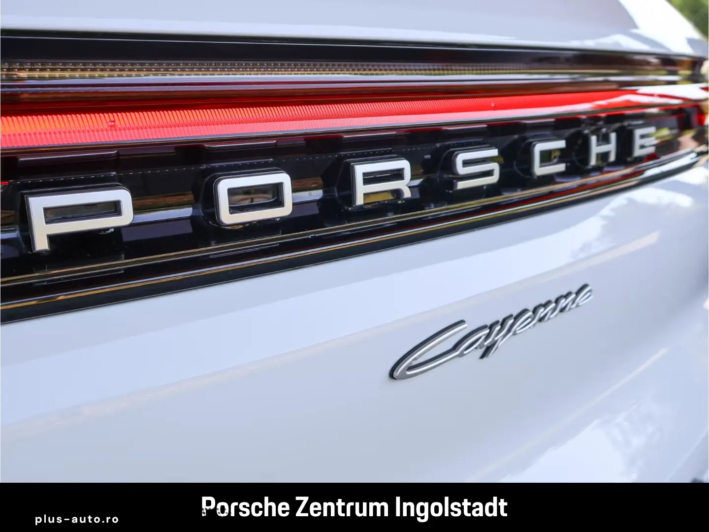 Porsche Cayenne E-Hybrid  Panorama