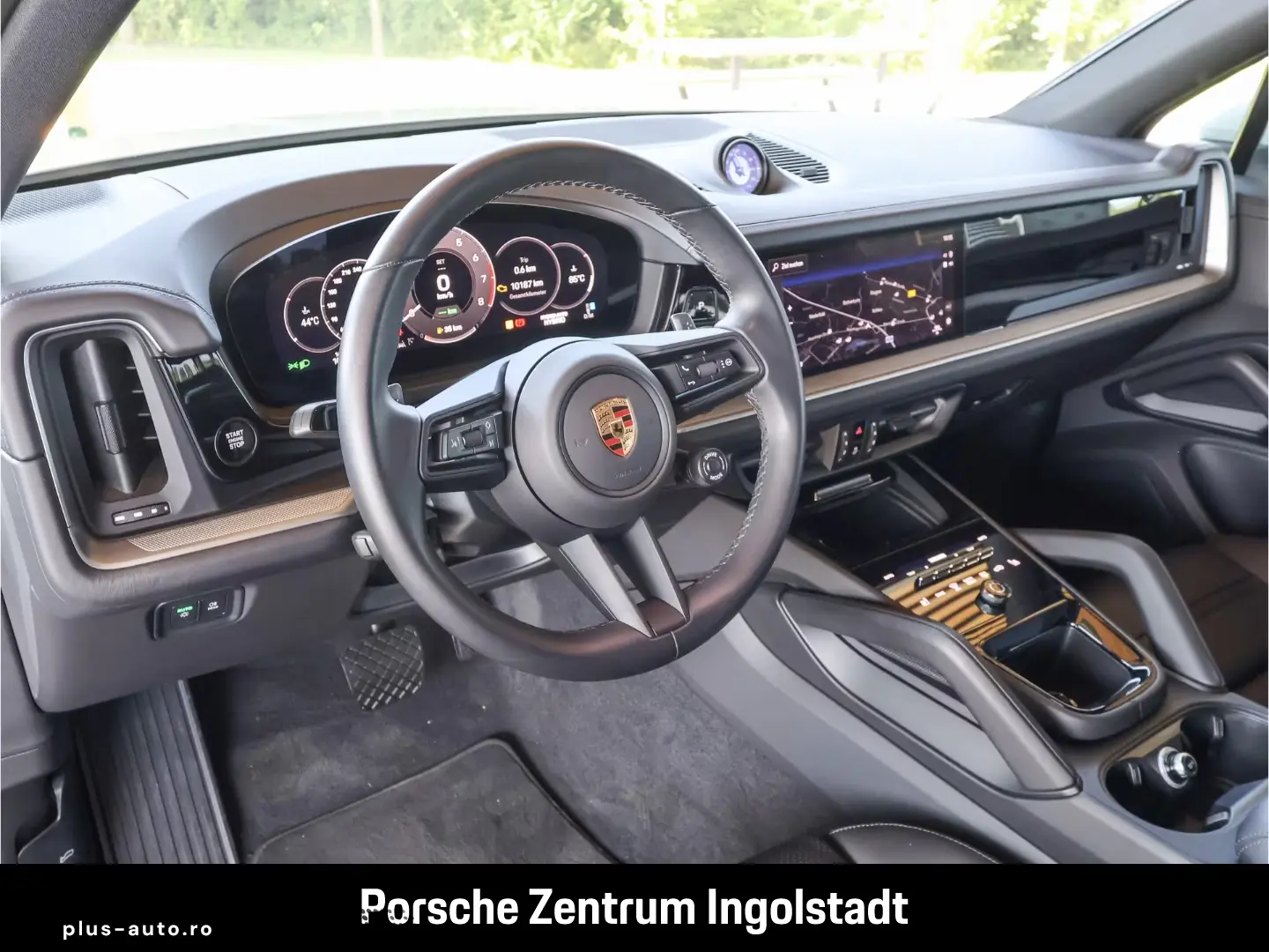 Porsche Cayenne E-Hybrid  Panorama