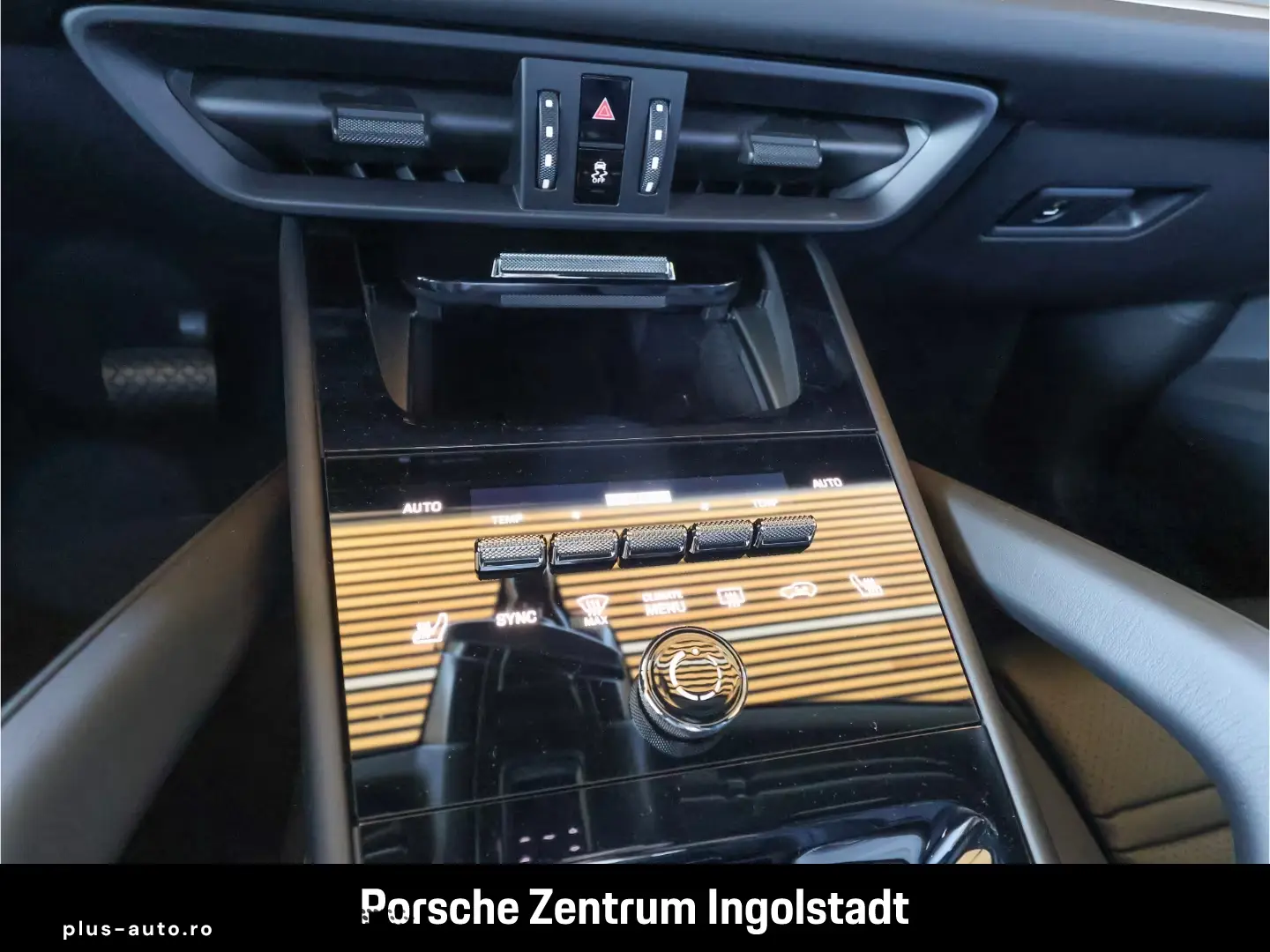 Porsche Cayenne E-Hybrid  Panorama