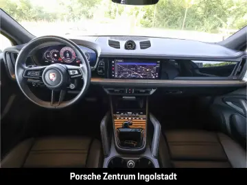Porsche Cayenne E-Hybrid  Panorama
