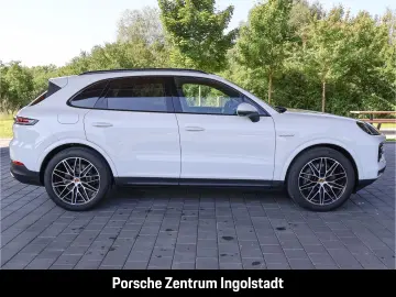 Porsche Cayenne E-Hybrid  Panorama