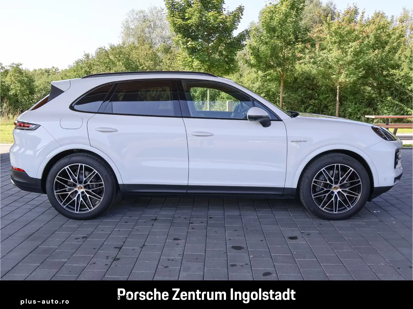 Porsche Cayenne E-Hybrid  Panorama