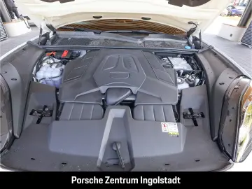 Porsche Cayenne E-Hybrid  Panorama