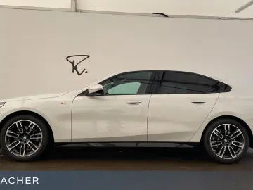 BMW 520i A M-Sport LCPro ACCPro 360  Sitzbelü H&K