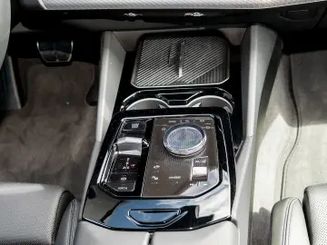 BMW 520i Lim. M Sportpaket AHK Kamera Adapt.LED 1VB