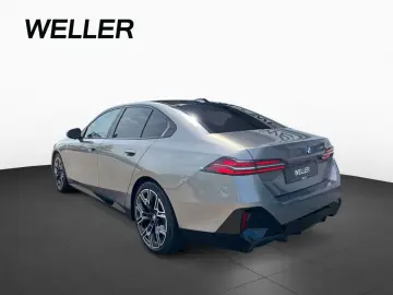BMW 520d Lim.M Sport Pano AdpLED H K PA  DA  LivePro