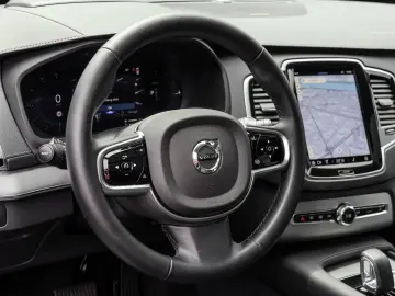 VOLVO XC90 T8 AWD Plus Bright NP 96.740 -  PANO HUD 21