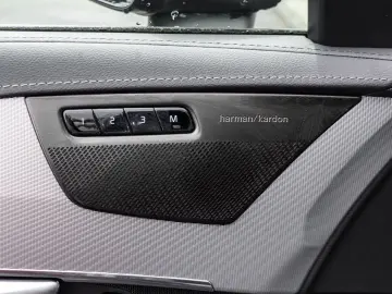 VOLVO XC90 T8 AWD Plus Bright NP 96.740 -  PANO HUD 21