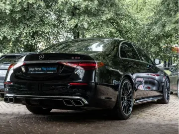 MERCEDES-BENZ S 63 AMG E Performance L Pano Burm HE-…