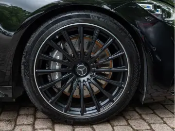 MERCEDES-BENZ S 63 AMG E Performance L Pano Burm HE-…