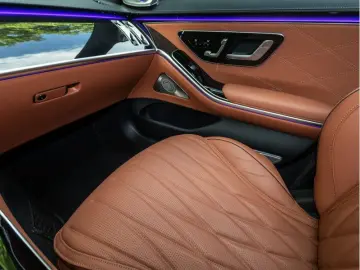 MERCEDES-BENZ S 63 AMG E Performance L Pano Burm HE-…