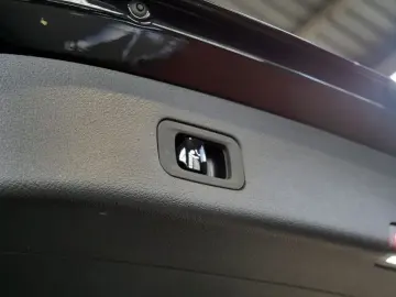 MERCEDES-BENZ GLC 220 d 4M   AVANTGARDE MEMO AHK KAMERA SPUR