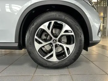 MERCEDES-BENZ GLC 220 d 4M Avantgarde Plus LED Panor…