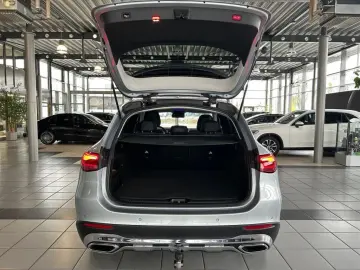 MERCEDES-BENZ GLC 220 d 4M Avantgarde Plus LED Panor…