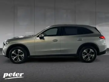 MERCEDES-BENZ GLC 220 d 4M Avantgarde Plus LED Panor…