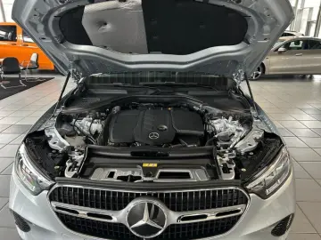 MERCEDES-BENZ GLC 220 d 4M Avantgarde Plus LED Panor…