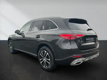 MERCEDES-BENZ GLC 220 d 4M Avantgarde Pano Memory Kamera LED