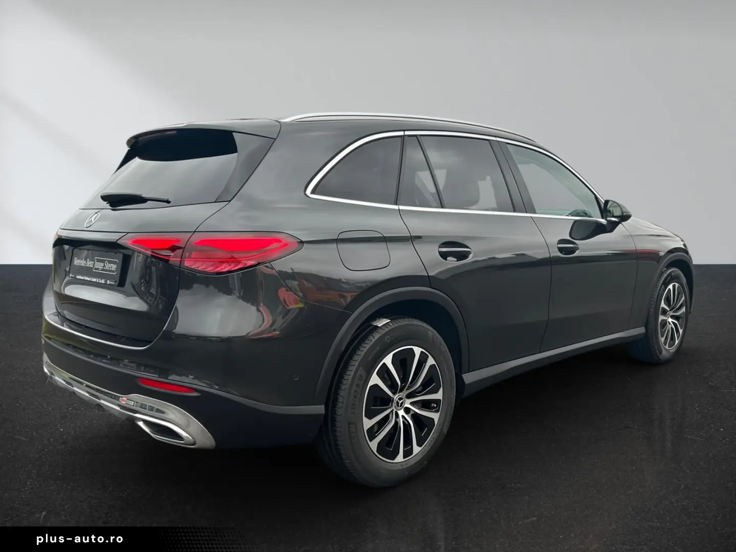 MERCEDES-BENZ GLC 220 d 4M Avantgarde Pano Memory Kamera LED