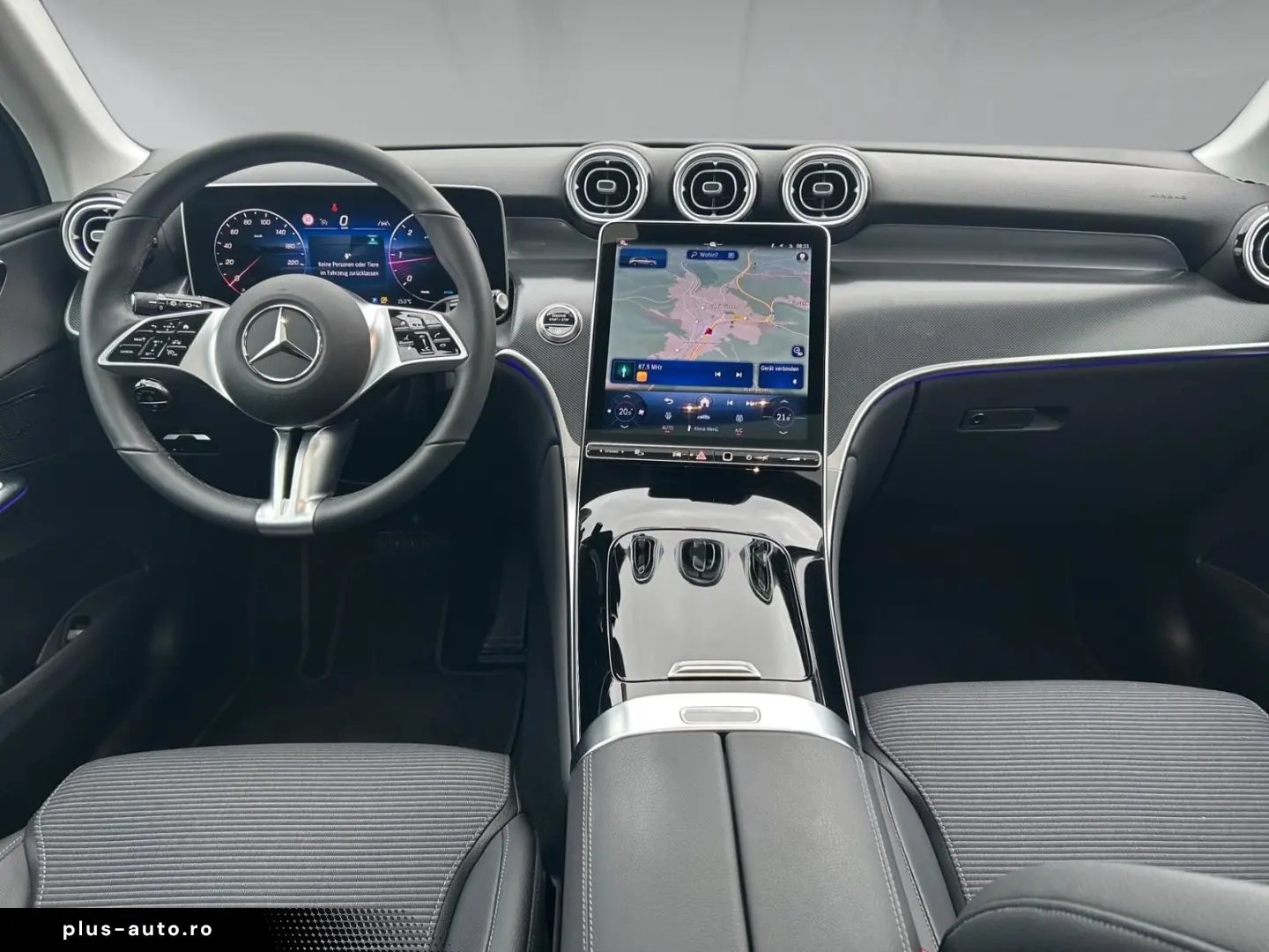 MERCEDES-BENZ GLC 220 d 4M Avantgarde Pano Memory Kamera LED