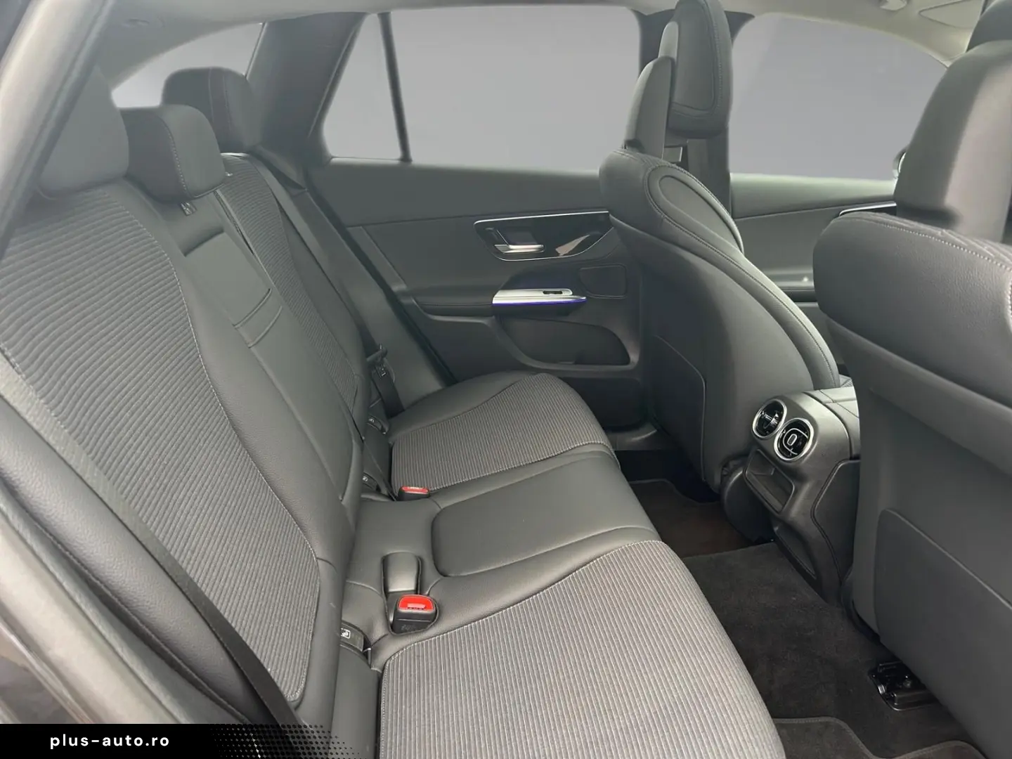 MERCEDES-BENZ GLC 220 d 4M Avantgarde Pano Memory Kamera LED