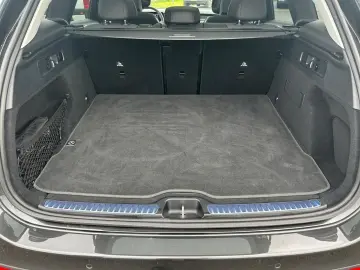 MERCEDES-BENZ GLC 220 d 4M Avantgarde Pano Memory Kamera LED