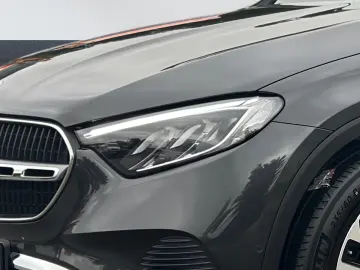 MERCEDES-BENZ GLC 220 d 4M Avantgarde Pano Memory Kamera LED