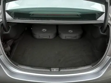 MERCEDES-BENZ C 300 e AMG-LINE LED RFK AMBIENTE DAB …