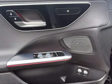 MERCEDES-BENZ C 300 e AMG-LINE LED RFK AMBIENTE DAB …