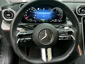 MERCEDES-BENZ C 300 e AMG-LINE LED RFK AMBIENTE DAB …