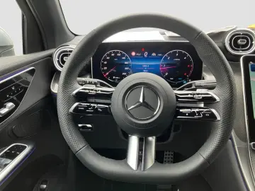 MERCEDES-BENZ GLC 300 d 4MATIC AMG Line DIGITAL LIGH…
