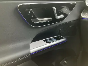 MERCEDES-BENZ GLC 300 d 4MATIC AMG Line DIGITAL LIGH…