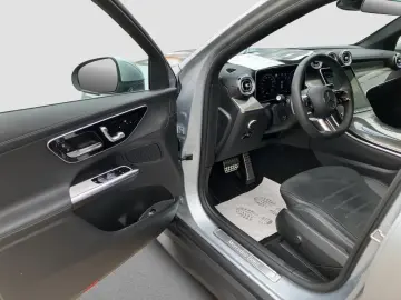 MERCEDES-BENZ GLC 300 d 4MATIC AMG Line DIGITAL LIGH…