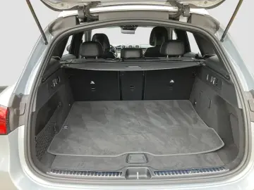 MERCEDES-BENZ GLC 300 d 4MATIC AMG Line DIGITAL LIGH…