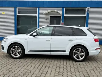 AUDI Q7 50 TDI quattro S-LINE BLACK LED PANO T-LEDER