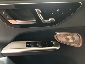 MERCEDES-BENZ GLC 300 d 4M AMG BURMESTER MBUX KLIMA