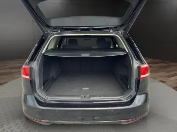 VW Passat - Garantie! Km. certificati! Rate fara avans!