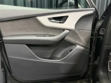 AUDI Q7 45 TDI quattro S line PANO KAMERA
