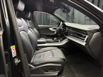 AUDI Q7 45 TDI quattro S line PANO KAMERA