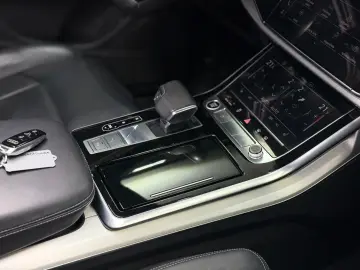 AUDI Q7 45 TDI quattro S line PANO KAMERA