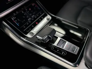 AUDI Q7 45 TDI quattro S line PANO KAMERA
