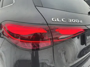 MERCEDES-BENZ GLC 300 d 4MATIC AHK MBUX LED SHZ KLIMA