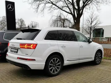 AUDI Q7 50 3.0 TDI quattro S-line Selection AHK